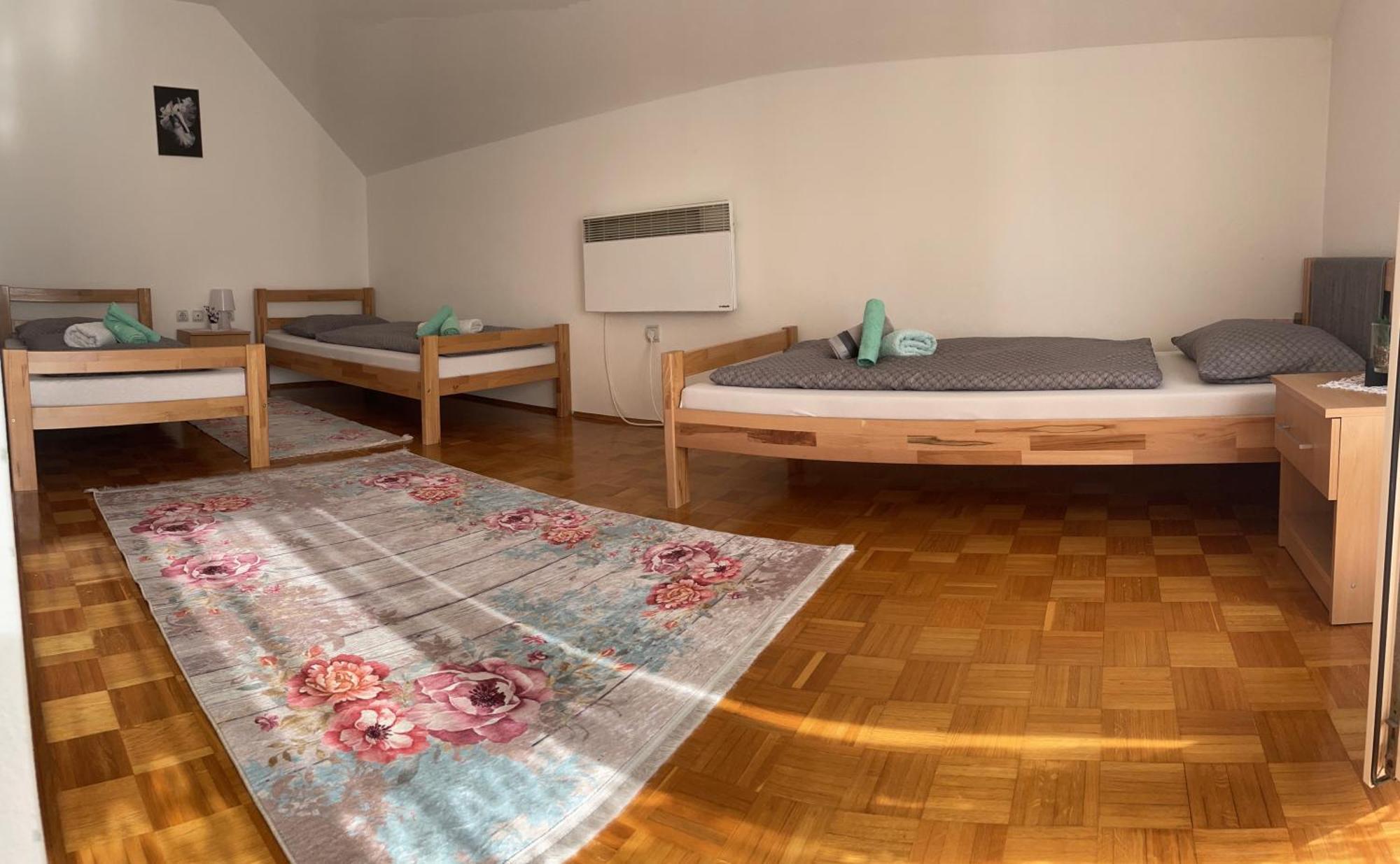 Sobe Lara Lägenhet Gradacac Exteriör bild