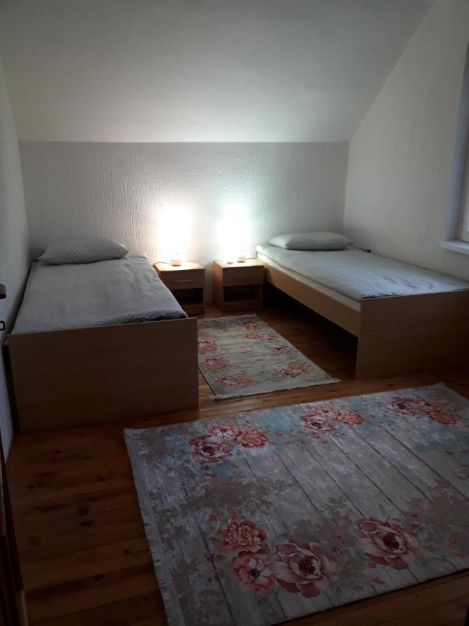Sobe Lara Lägenhet Gradacac Exteriör bild